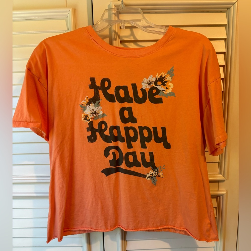 Cropped Graphic Tee "Have a Happy Day" Size XL